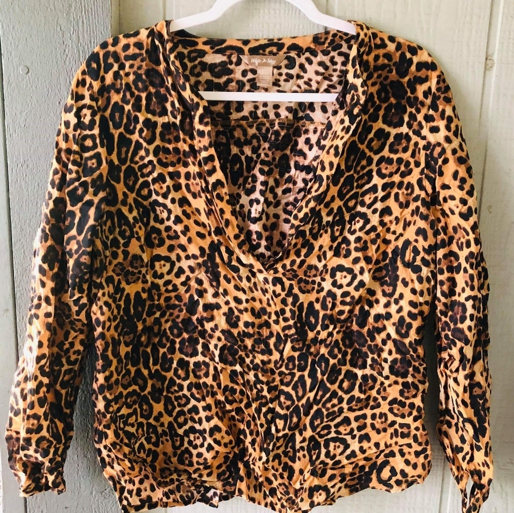 3/$20🍁 Size L. Cheetah Print blouse